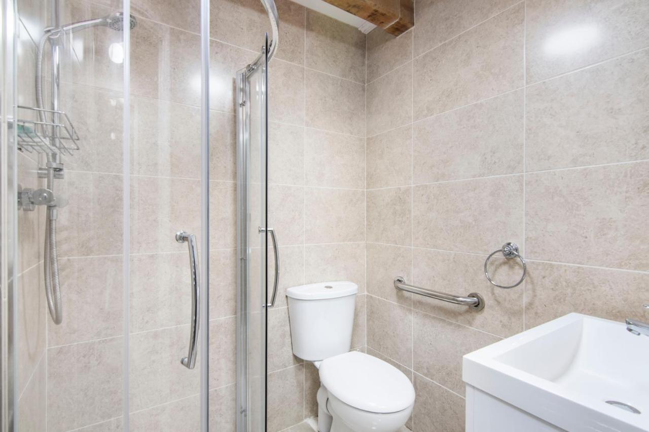The Roost Group - The Coach House - Hot Tub Villa Gravesend Exteriör bild
