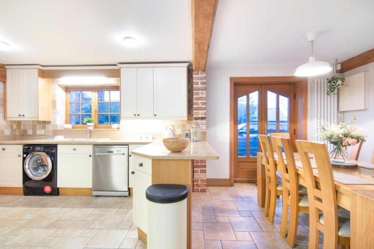 The Roost Group - The Coach House - Hot Tub Villa Gravesend Exteriör bild